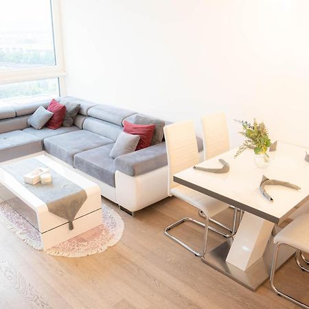 Restify10 - Skyline View - Fitness - Garge - Modern Apartment Vienna Exterior photo